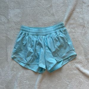 NWOT Lululemon hotty hot shorts